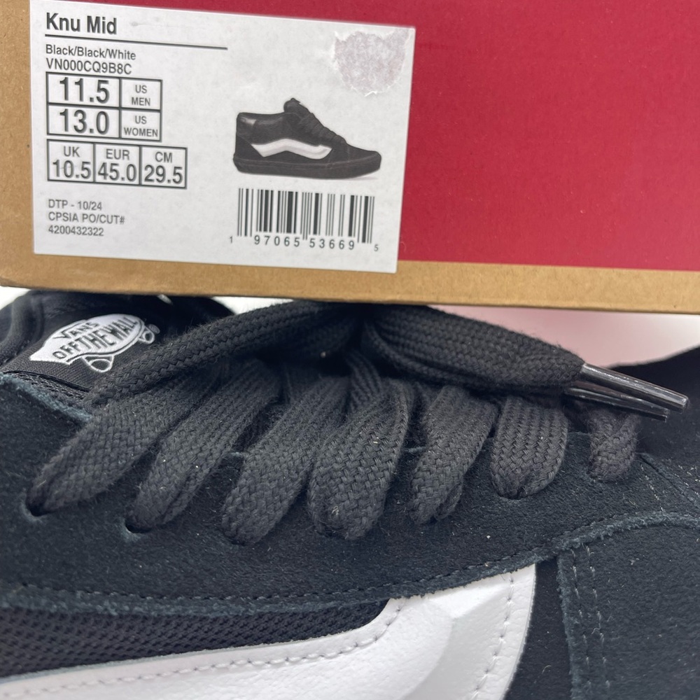 Vans Men’s 11.5 Knu Mid
Black/Black/White
VN000CQ9B8C Sneakers - Picture 14 of 16